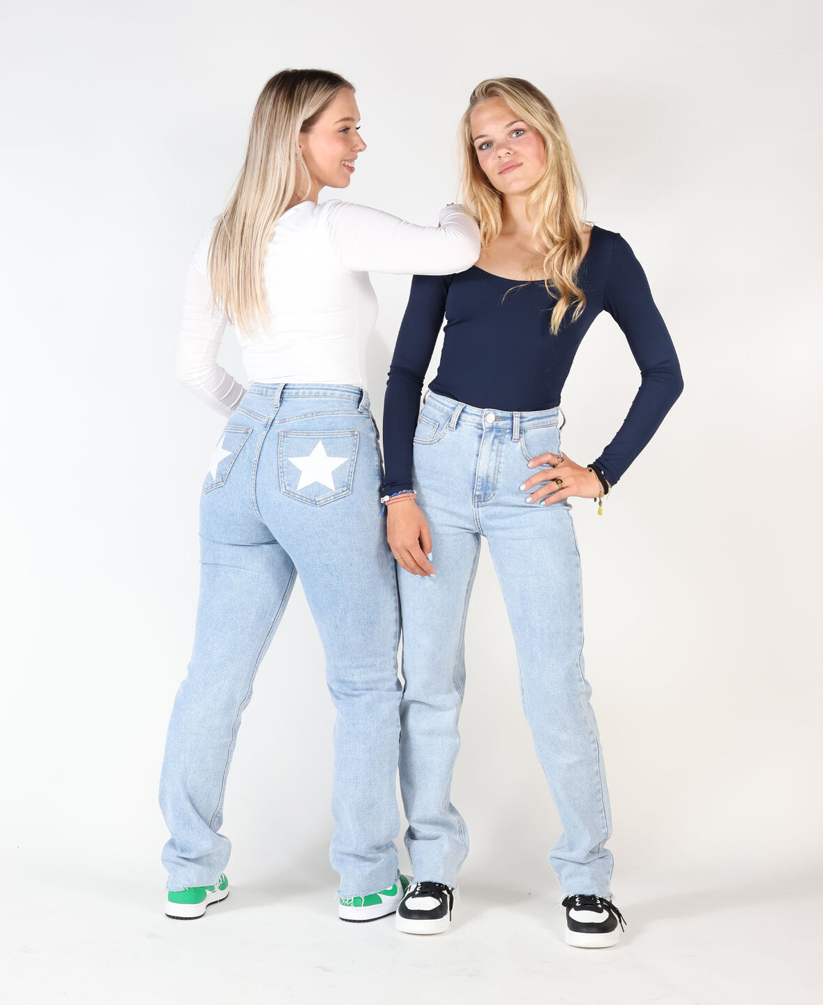 Stars Straight Leg Jeans 2219 (REGULAR)