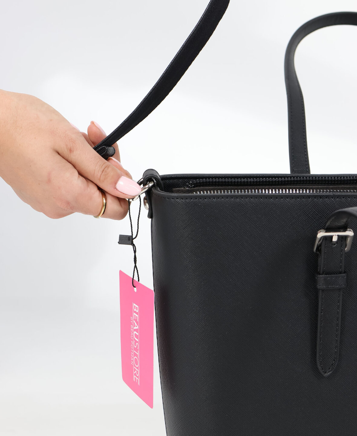 BeauStore X Flora en Co Saffiano Bag Black 